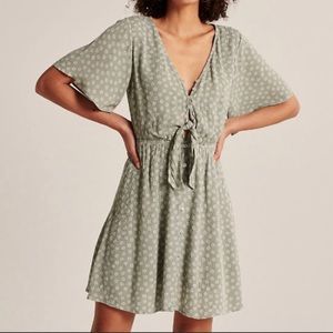Abercrombie Green Button Tie-Front Dress